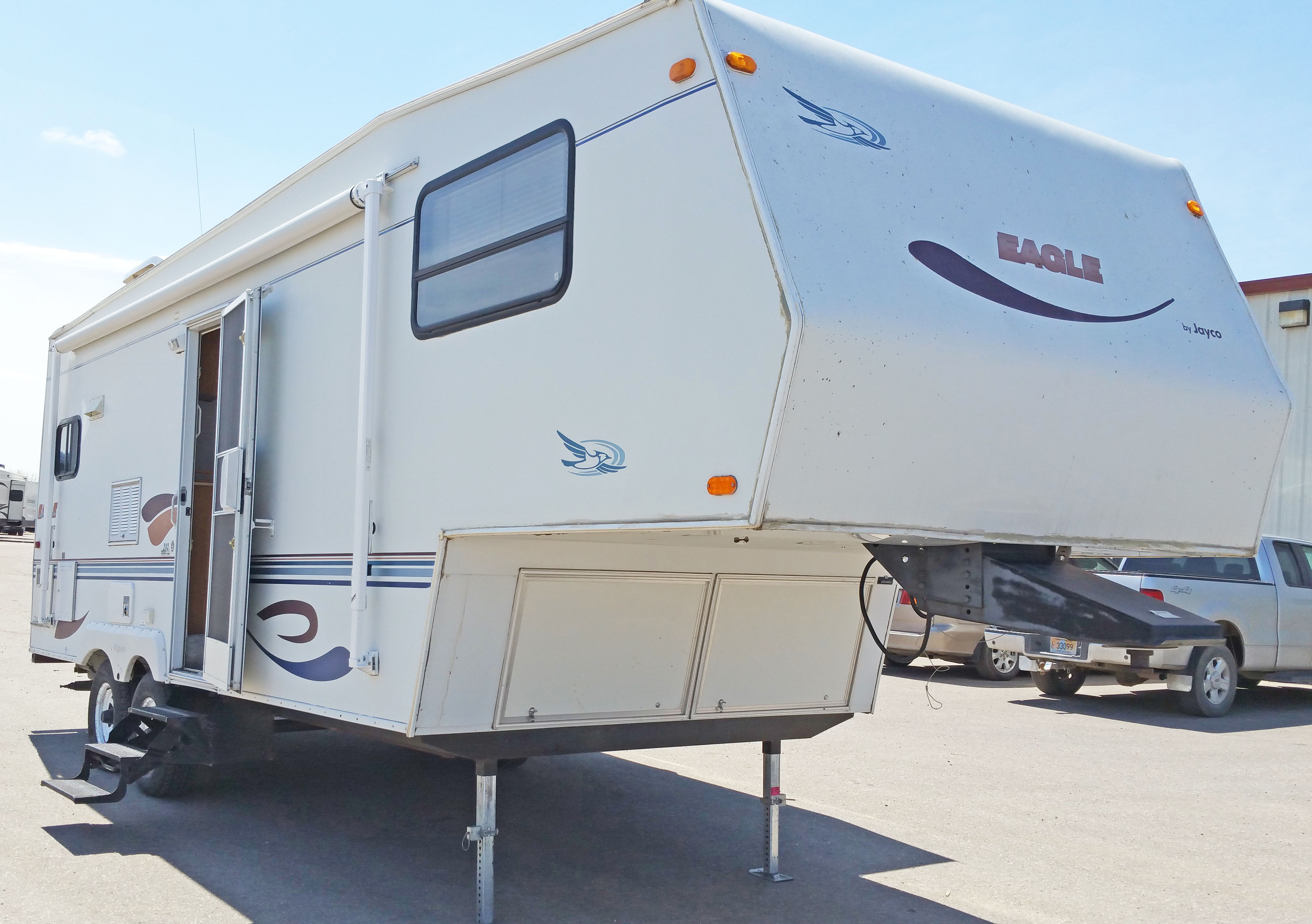 00FW2640 2000 Jayco Eagle 243 Price 8900 Swenson Marine RV