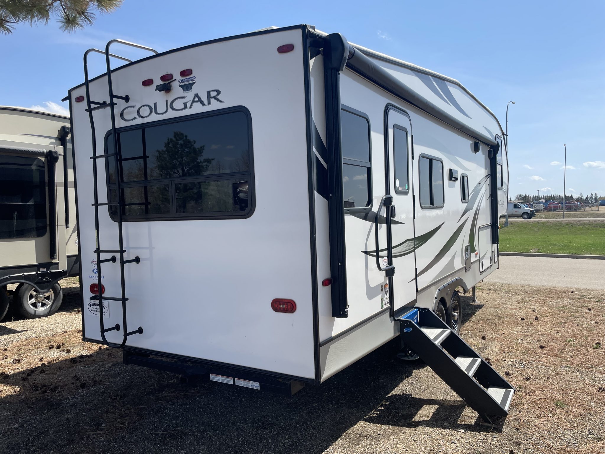 2021 Keystone Cougar 24RDS with rear dinette, 2 slide outs! Now $39,900 ...