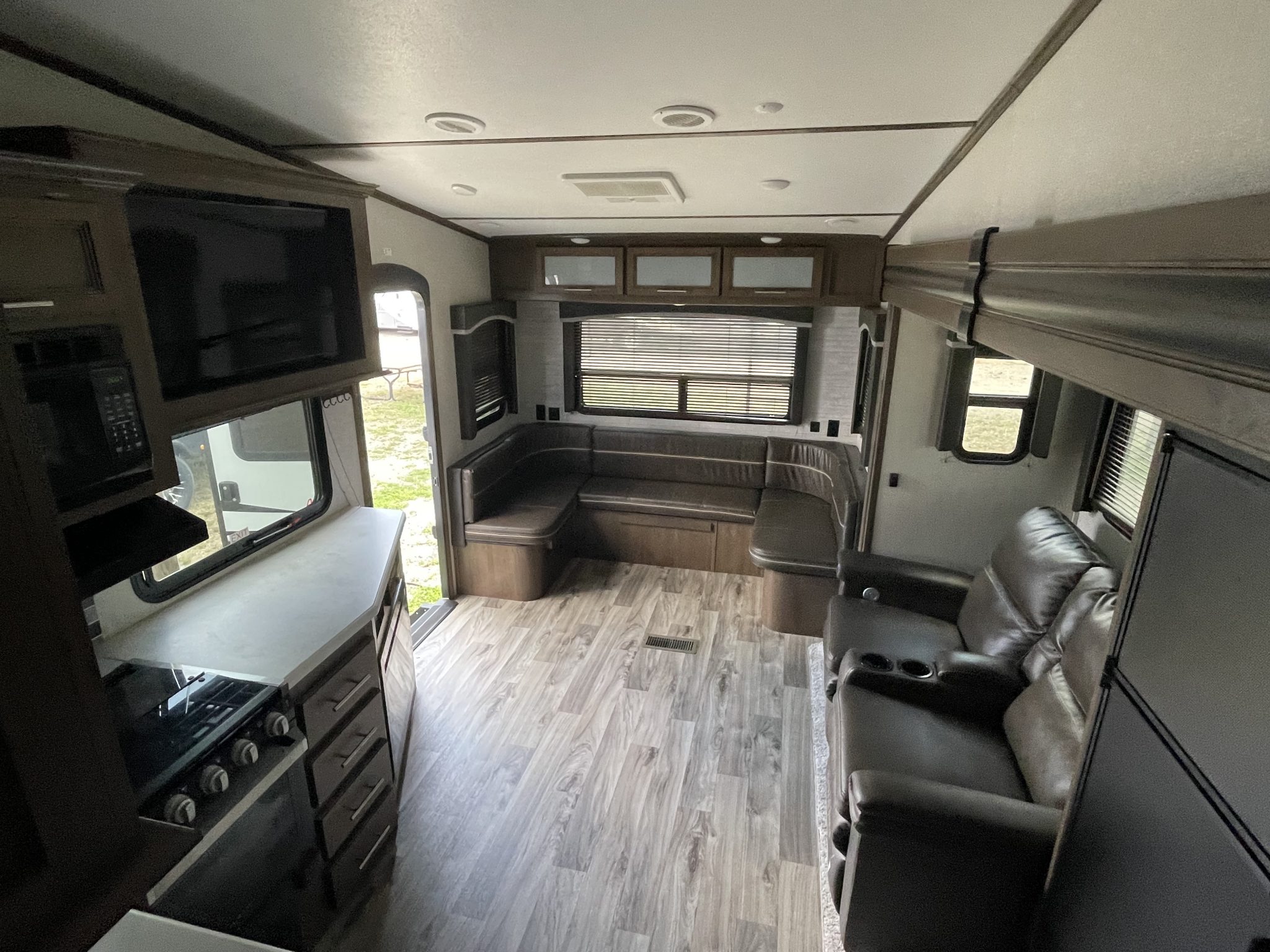 2020 Keystone Cougar 24RDS with 2 slides, rear dinette! Now $36,900 ...