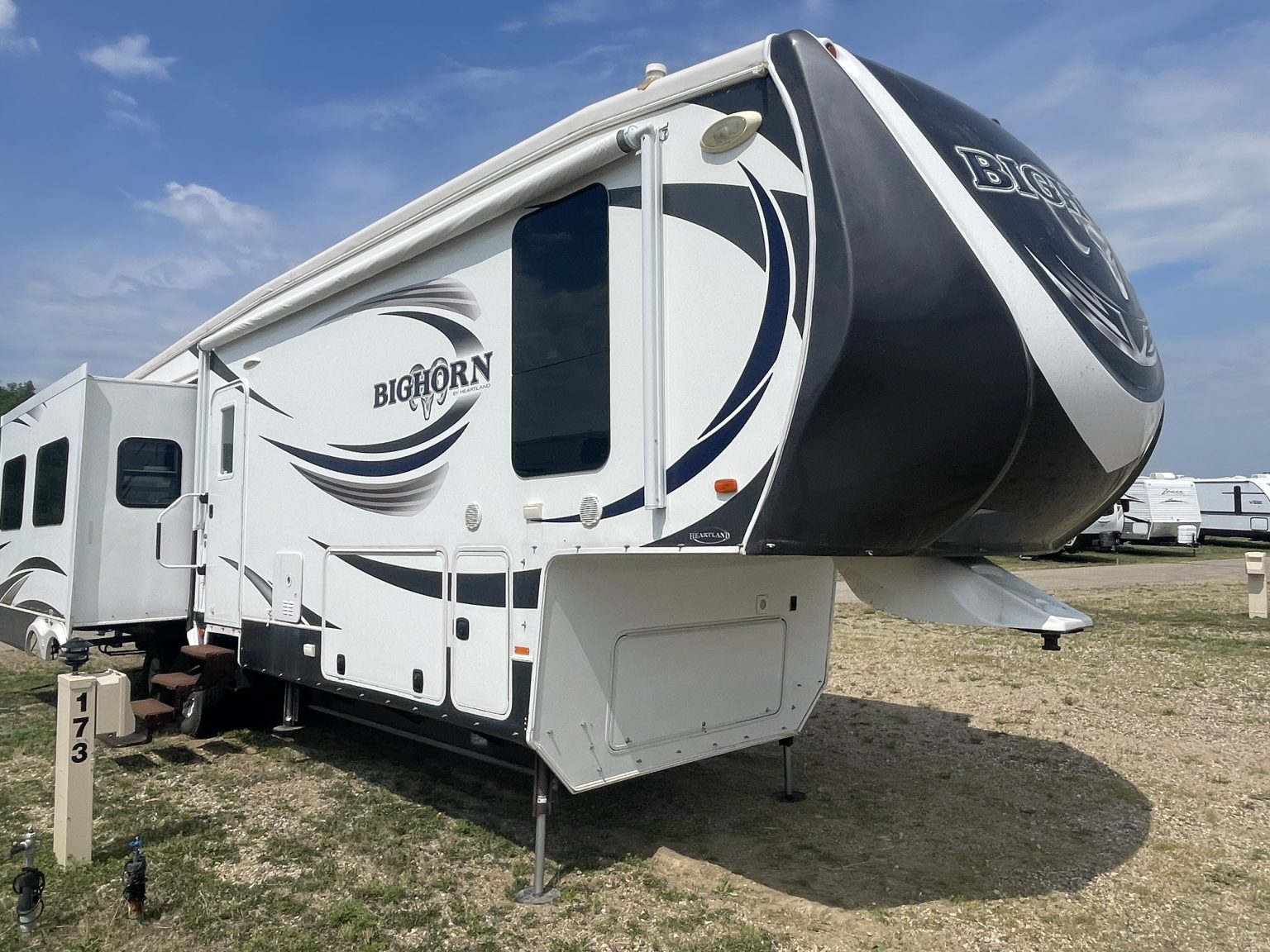 2015 Heartland Big Horn 3585RL with 3 slides, rear living room! Now ...