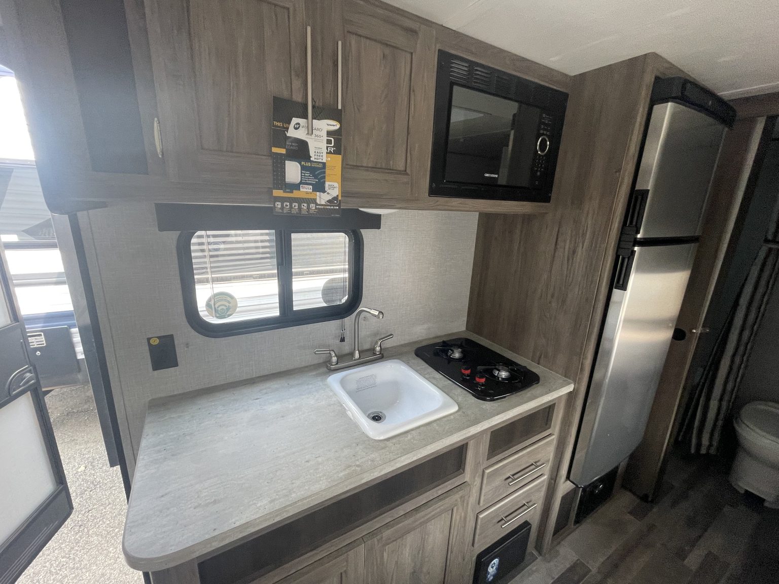 2022 Crossroads Zinger 18BH with bunks! Now $16,900! - Swenson RV & Marine