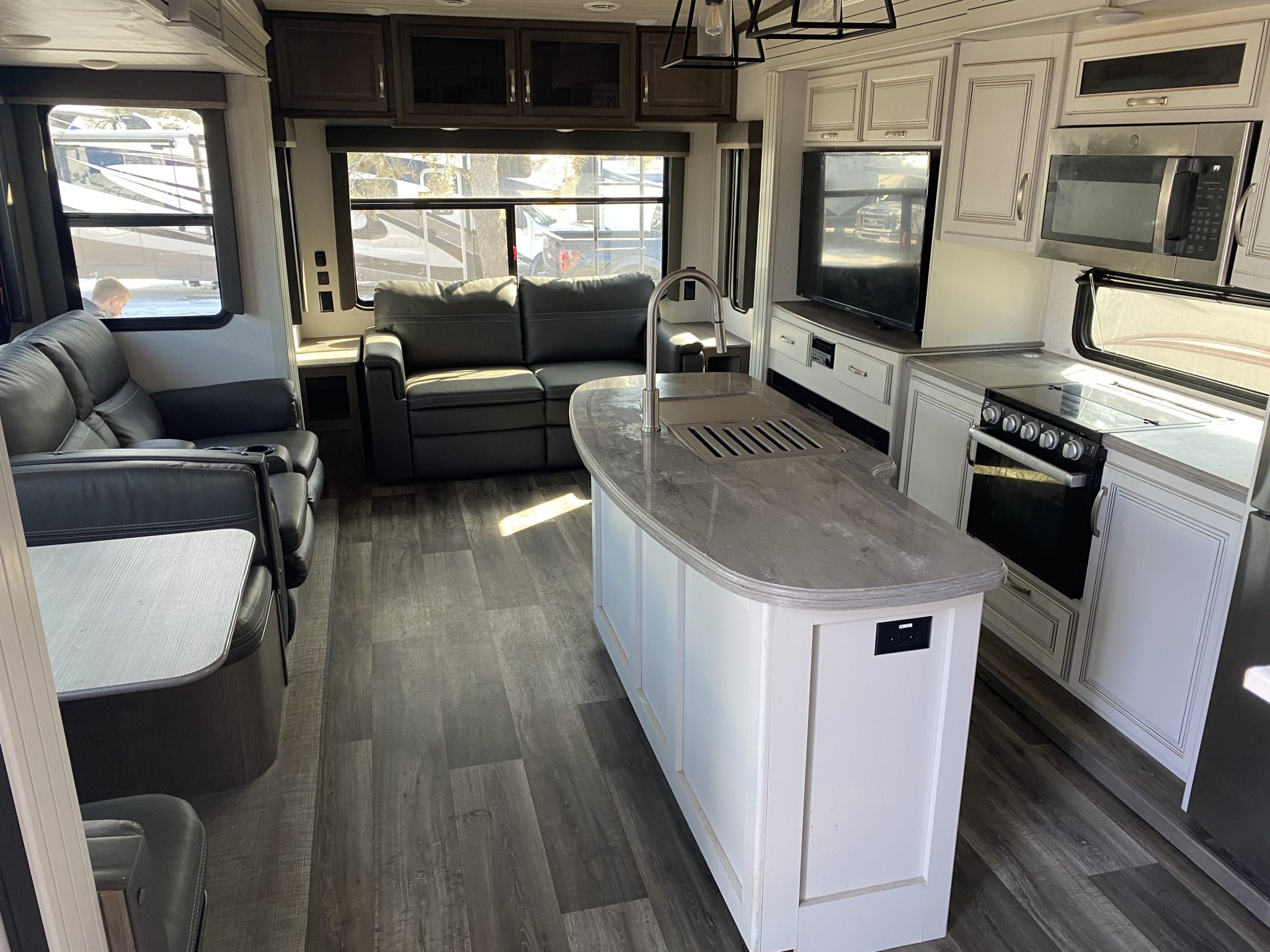 2022 Keystone Cougar 316RLS with 3 slides, rear living room! Now ...